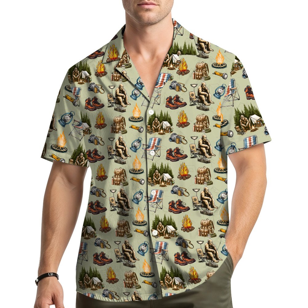 Lifestyle view of the family matching hawaiian shirts outdoors