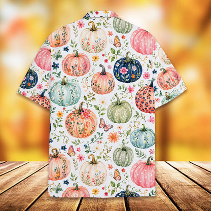 Detailed back view of the holiday hawaiian shirt