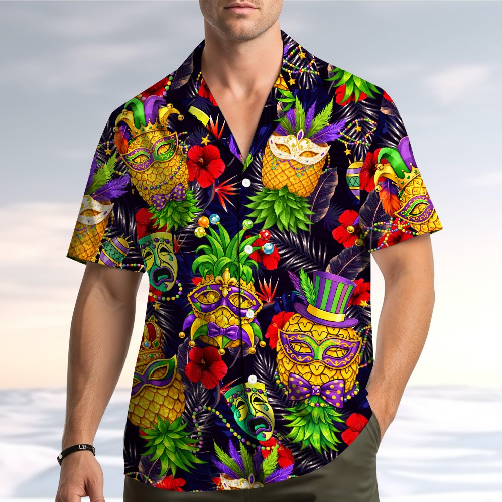 Second lifestyle view of the tropical hawaiian shirt